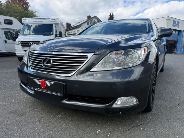 Lexus LS 460