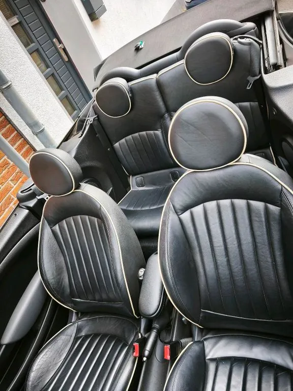 MINI Cooper Cabrio