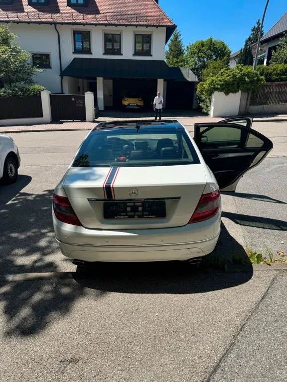 Mercedes-Benz C 230