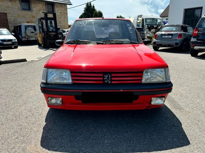 Peugeot 205