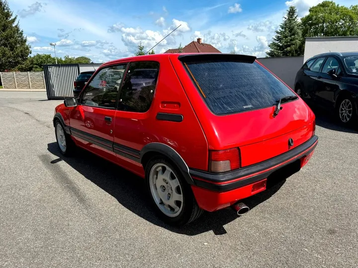 Peugeot 205