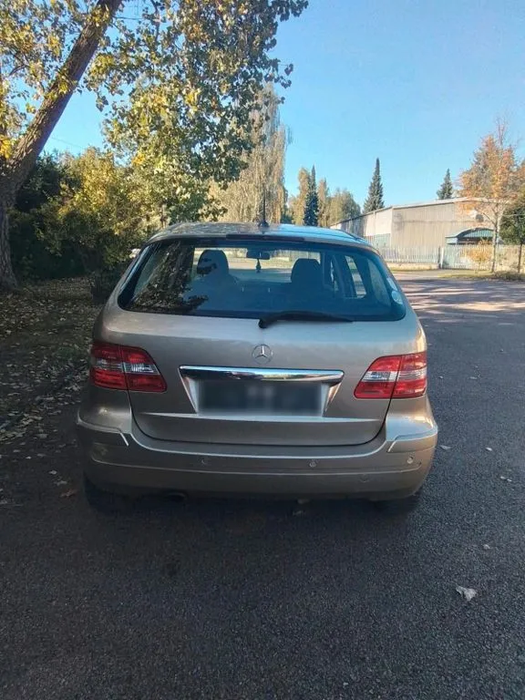 Mercedes-Benz B 170