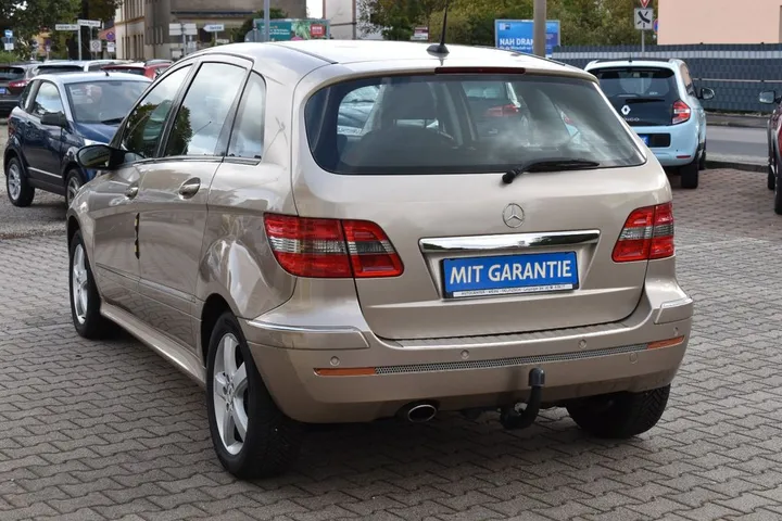 Mercedes-Benz B 200