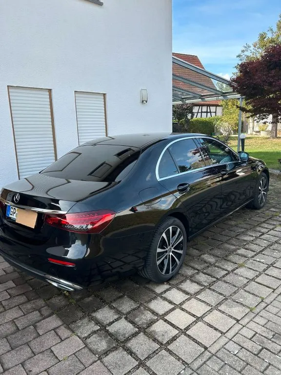 Mercedes-Benz E 200