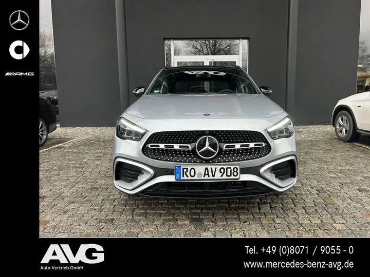 Mercedes-Benz GLA 200