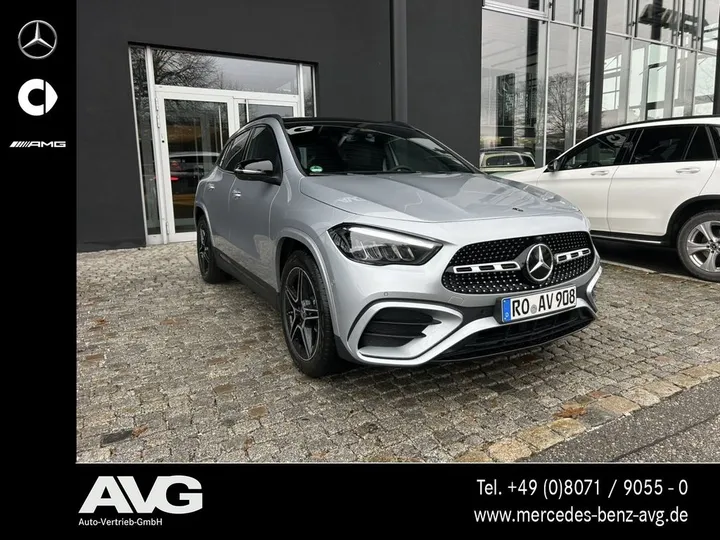 Mercedes-Benz GLA 200