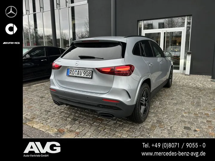 Mercedes-Benz GLA 200