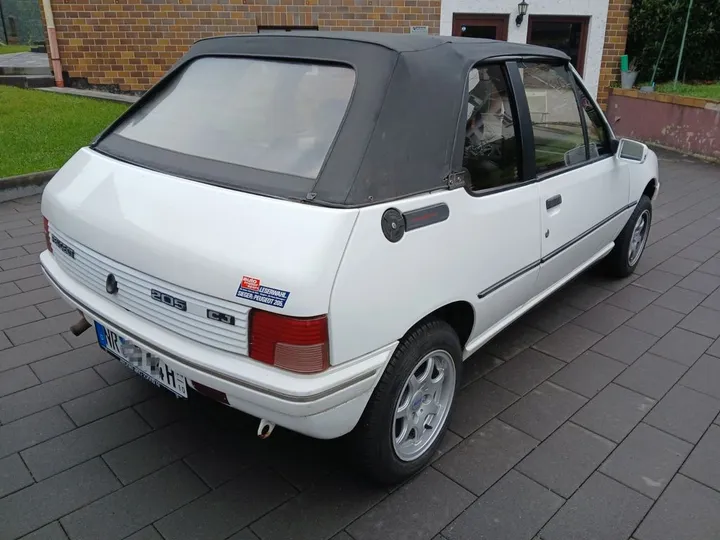 Peugeot 205