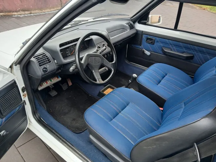 Peugeot 205