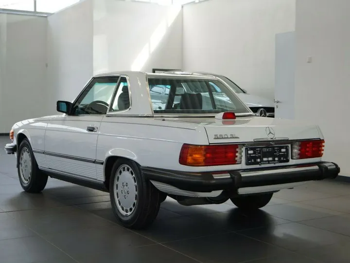 Mercedes-Benz SL 560