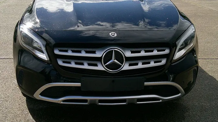Mercedes-Benz GLA 180