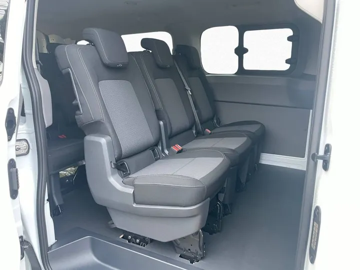 Volkswagen T7 Kombi