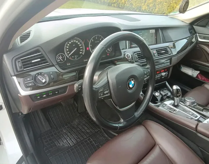 BMW 530