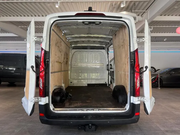Maxus Deliver 9