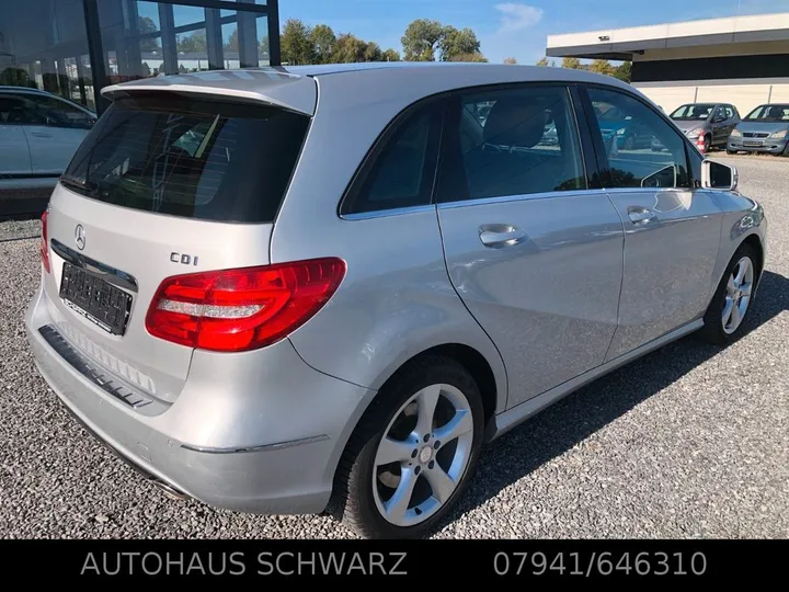 Mercedes-Benz B 220