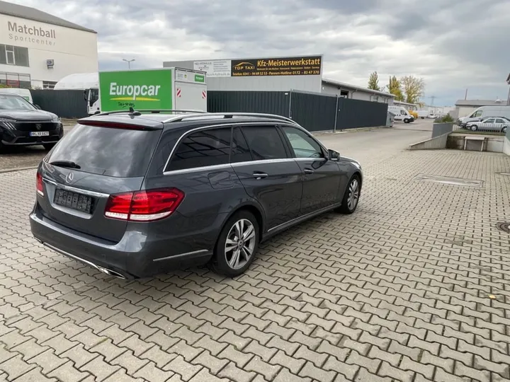 Mercedes-Benz E 200
