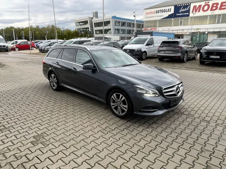 Mercedes-Benz E 200