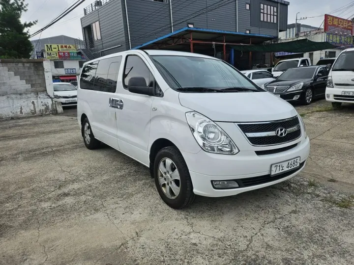 Hyundai Starex