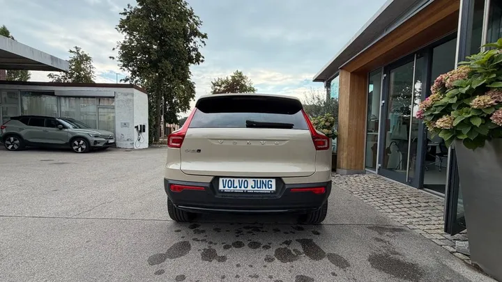 Volvo EX40