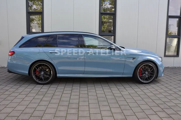 Mercedes-Benz E 63 AMG