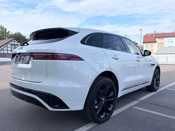 Jaguar F-Pace