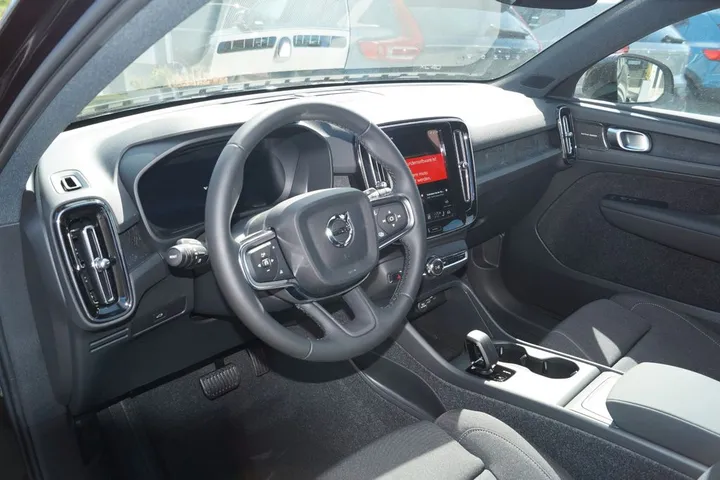 Volvo EX40