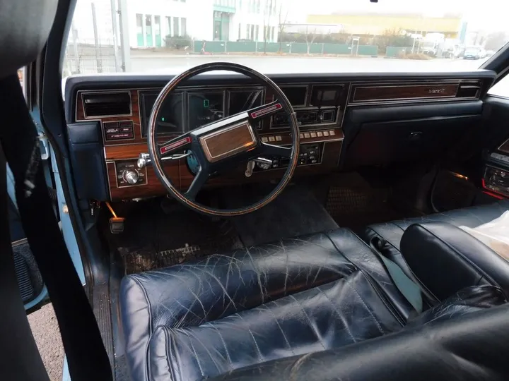 Lincoln Town Car
