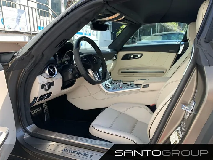 Mercedes-Benz SLS AMG