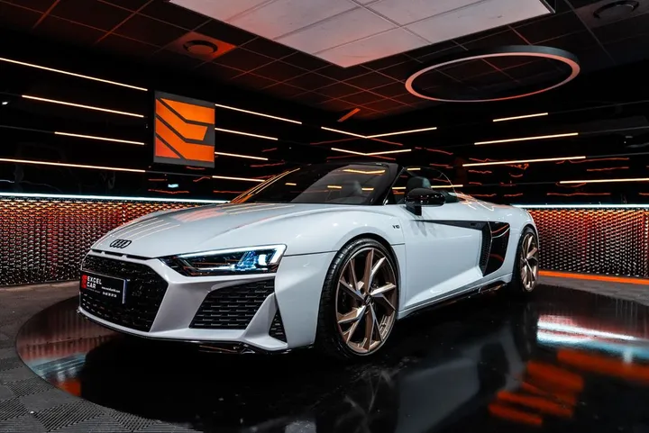 Audi R8