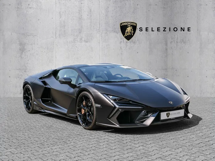 Lamborghini Revuelto