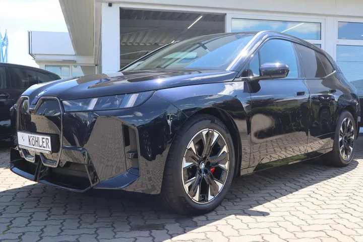 BMW iX