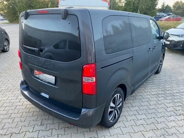 Peugeot Traveller