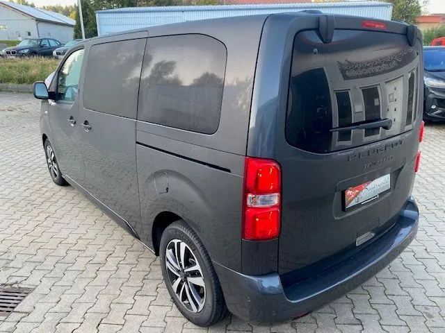 Peugeot Traveller