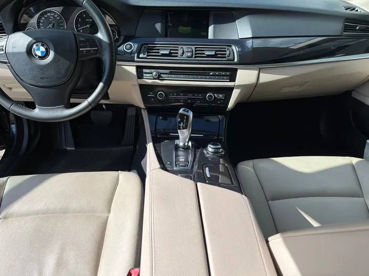 BMW 523
