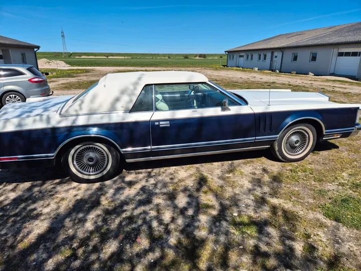 Lincoln Continental