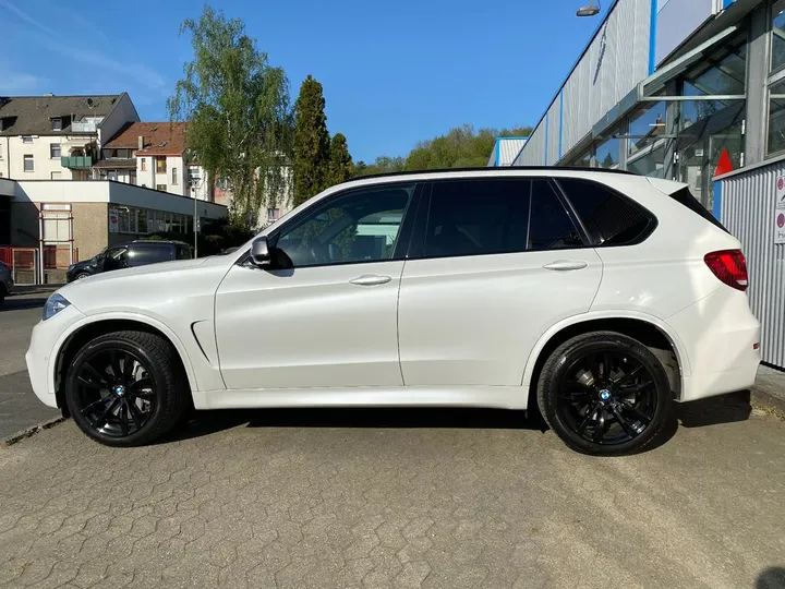 BMW X5 M50