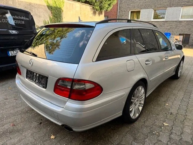 Mercedes-Benz E 200