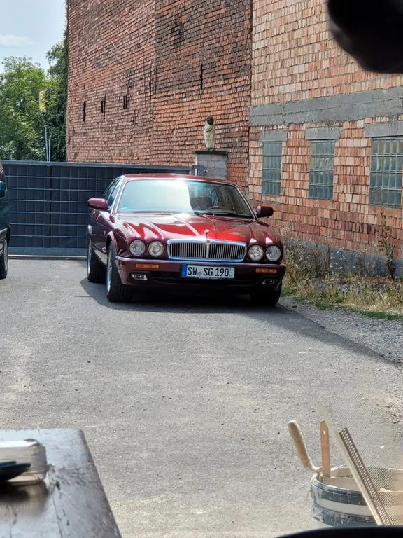 Jaguar XJ