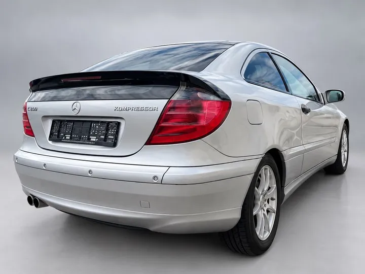 Mercedes-Benz C 180