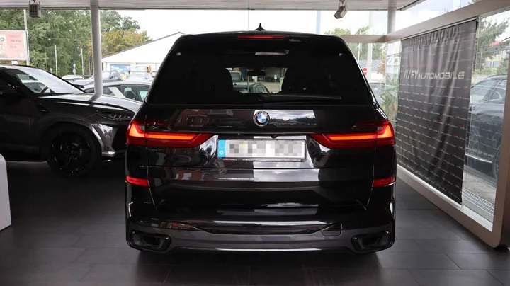 BMW X7 M50
