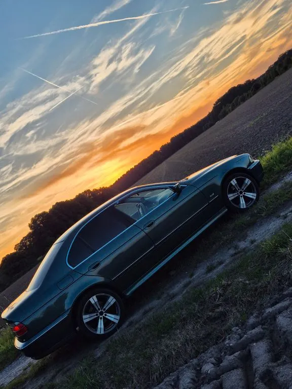 BMW 523