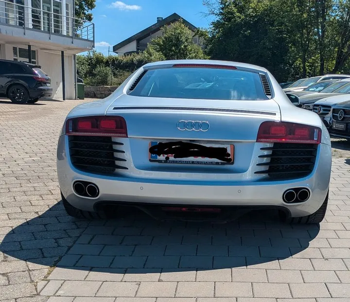 Audi R8