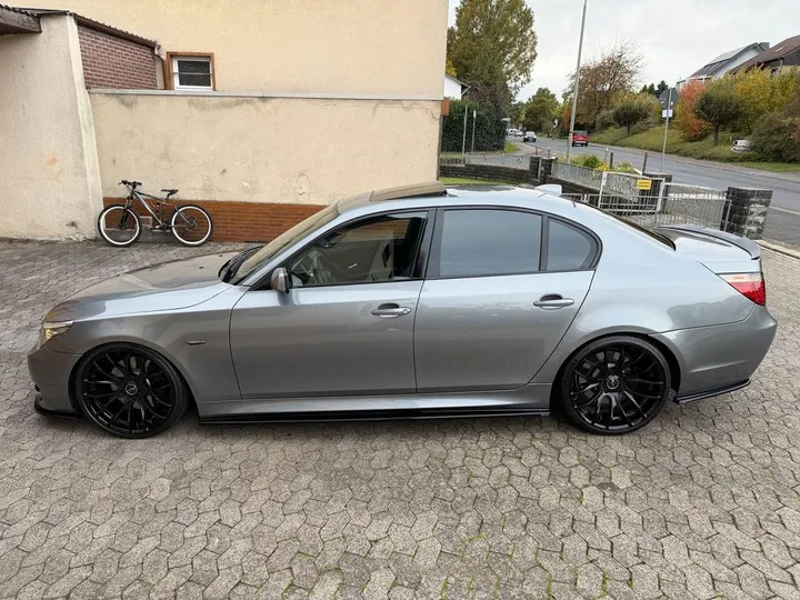 BMW 550
