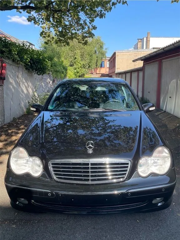Mercedes-Benz C 180