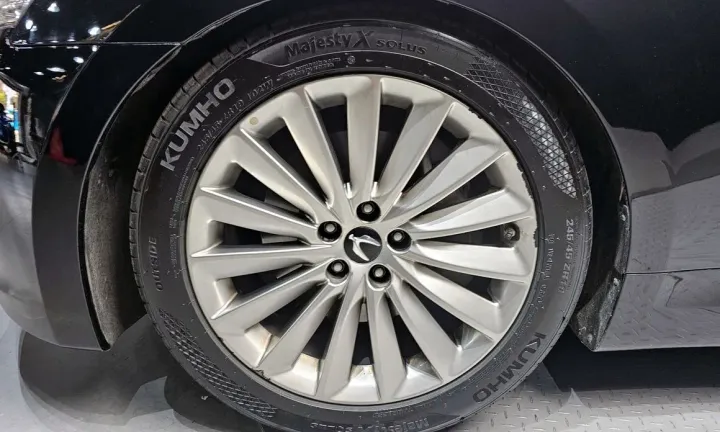 Hyundai Equus