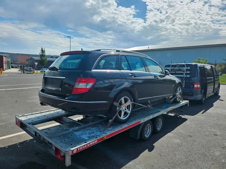 Mercedes-Benz C 220