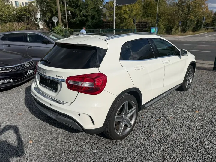 Mercedes-Benz GLA 250
