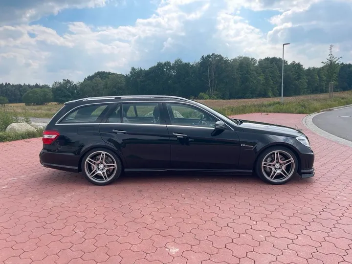 Mercedes-Benz E 63 AMG