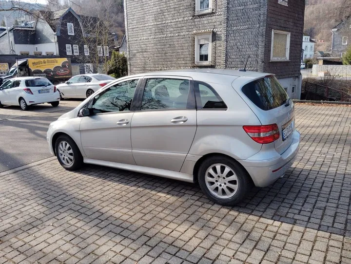 Mercedes-Benz B 170