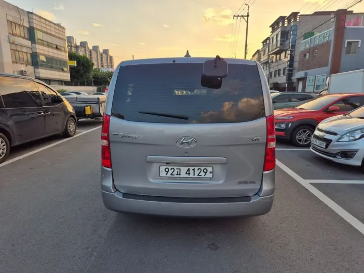 Hyundai Starex